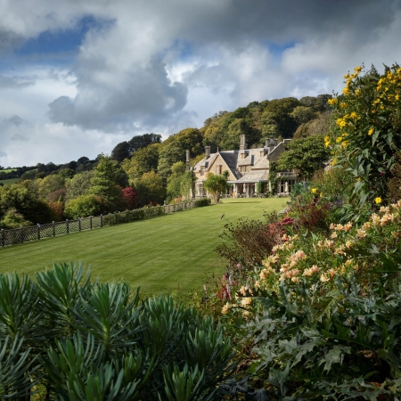 endsleigh-cottage-credit-humphry-repton-designing-the-landscape-garden-by-john-phibbs-rizzoli-new-york-2021